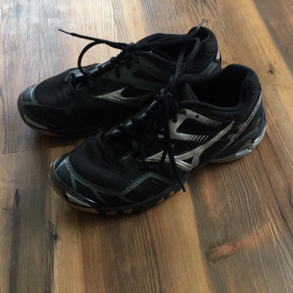 Volleyball shoes
